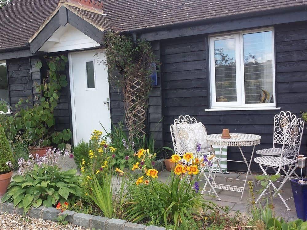 Stable Oak Cottages Maidstone Extérieur photo